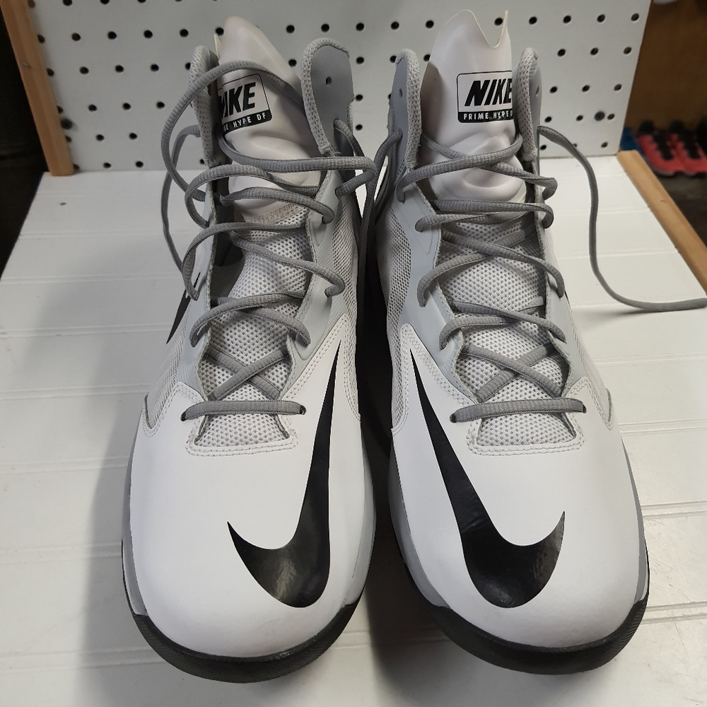 Nike PrimeHype Basketball Shoe New without Box